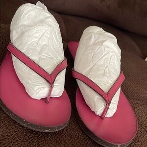 Clark’s leather flip flops